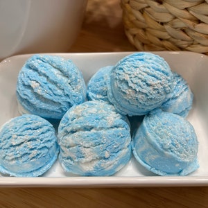 Sparkling Snowball Bath Truffles - Winter Bath Bomb - Christmas Gift - Christmas Favor - Snowball Bath Bomb - Stocking Stuffer - Small Gift