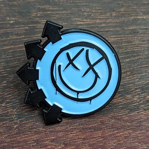 Blink-182 - Blue -Lapel Pin
