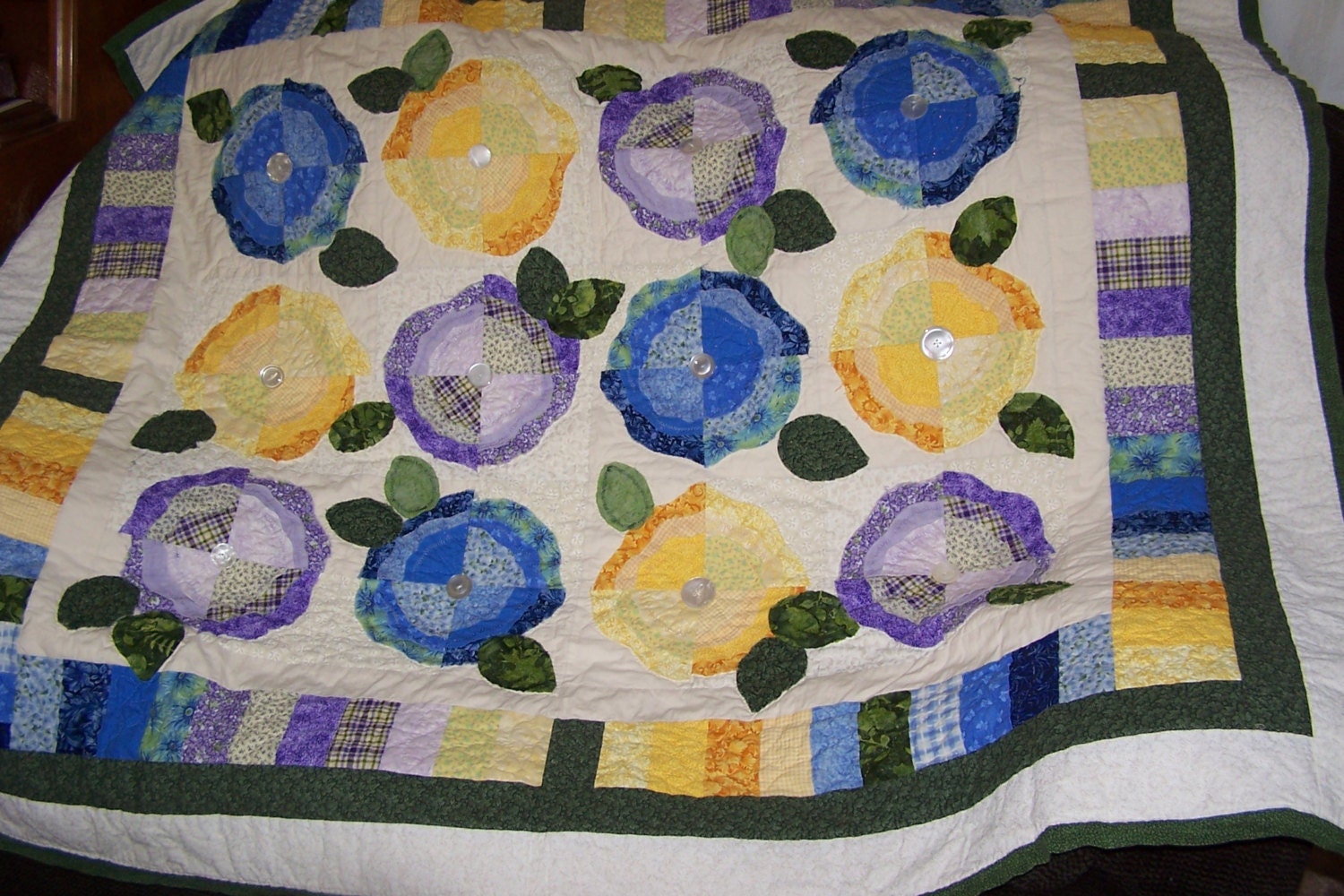 Park Bench Posies Quilt Hand Made Quilt Bedroom Decor Etsy