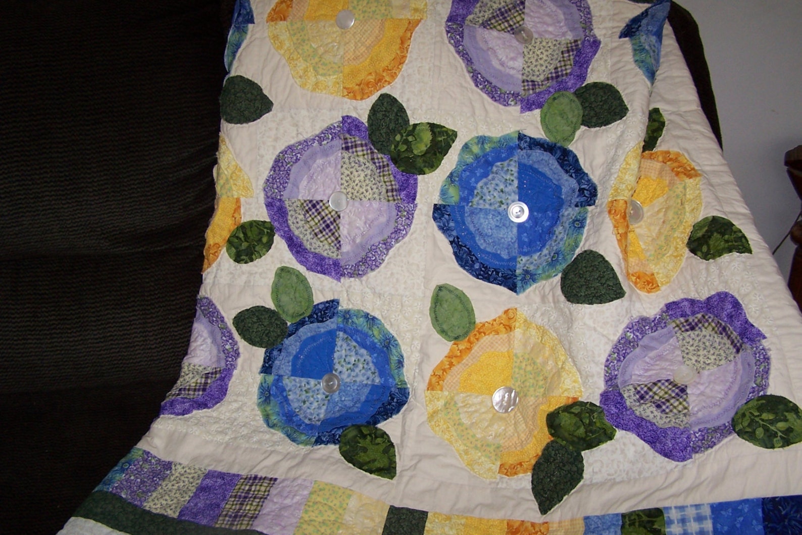 Park Bench Posies Quilt Hand Made Quilt Bedroom Decor Etsy