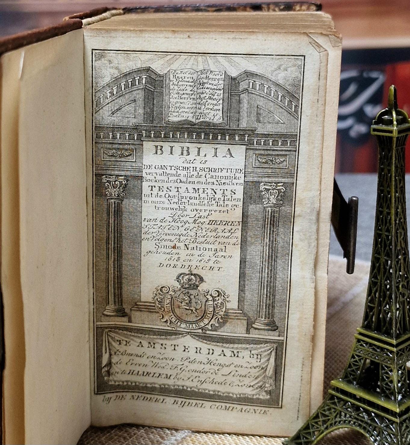 1824年製 希少なアンティークオランダ語聖書と詩篇集、革装、銀の鍵