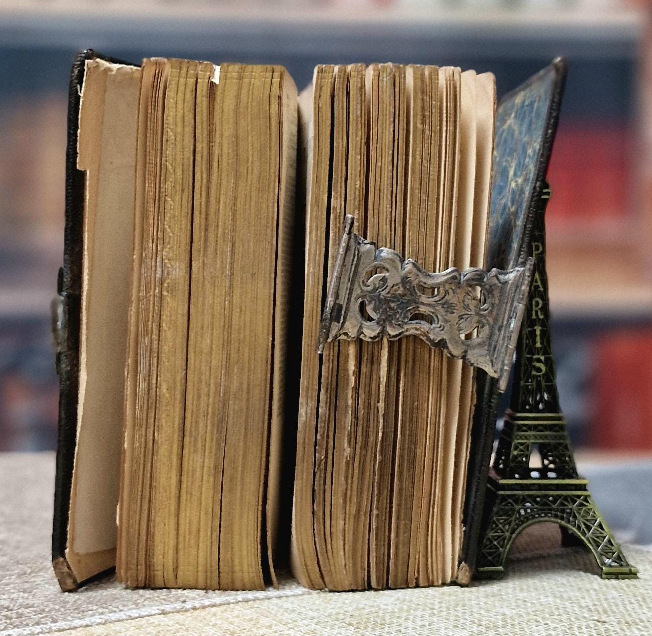 1878年製アンティークオランダ語聖書、革装、銀の鍵付き、旧約聖書と