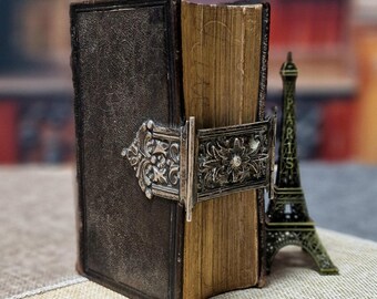 希少 豪華絢爛 旧約・新約聖書 ヴィクトリア朝時代 アンティーク 1901年製 希少なアンティークオランダ語聖書、革装、銀錠、旧約聖書と