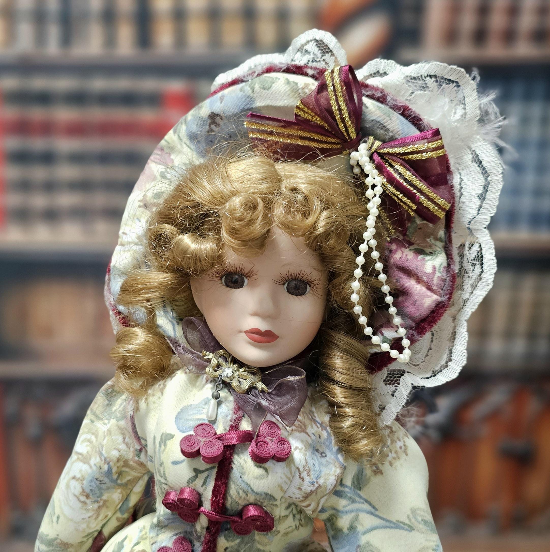 * antique doll ୨୧ * Parisの老舗の パン屋さん 16