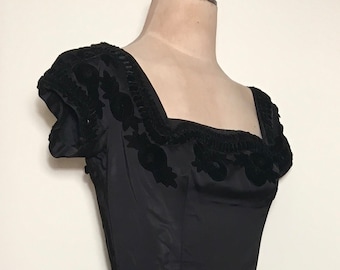 Custom Made 50s Black Silk Satin Cocktail Dress with Velvet Appliqué/Vintage Silk Satin Dress/LBD/RW