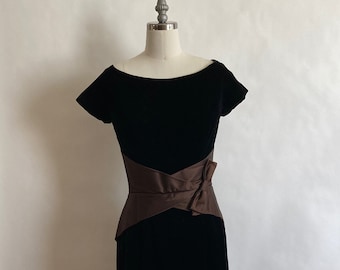 1960s Black Velvet Bateau Neck Cap Sleeve Cocktail Dress with Cocoa Silk Satin Bow/Sash/RW