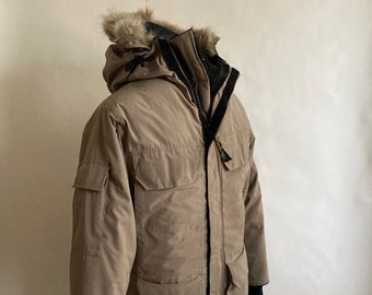 1980s Canada Goose Expedition Khaki Parka/Goose Down Filled Parka with Fur Lined Hood