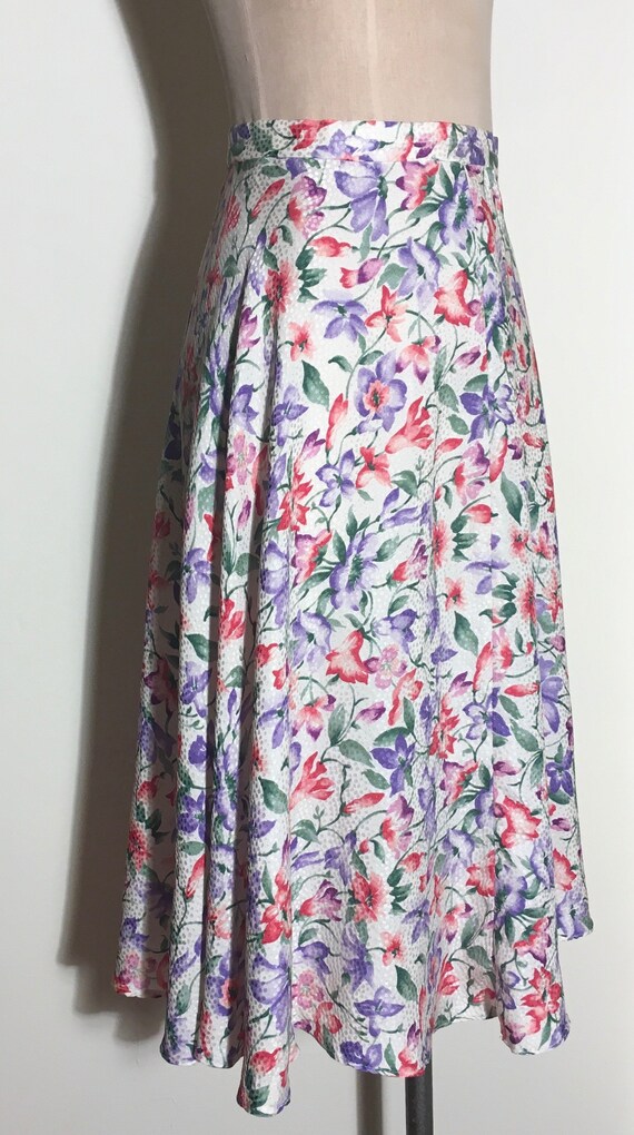 Light & Pretty 1970s Silk Floral A-Line Skirt/Vin… - image 3