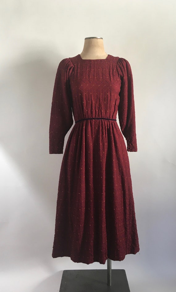 1930s/30s Burgundy Silk Cloque Dotted Insulated W… - image 1