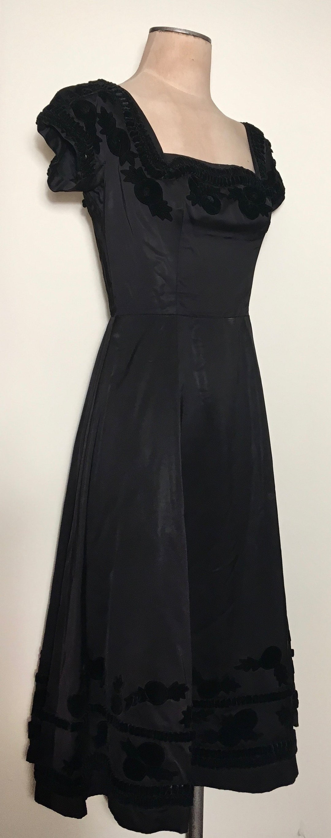 Custom Made 50s Black Silk Satin Cocktail Dress With Velvet Appliqué/rw ...
