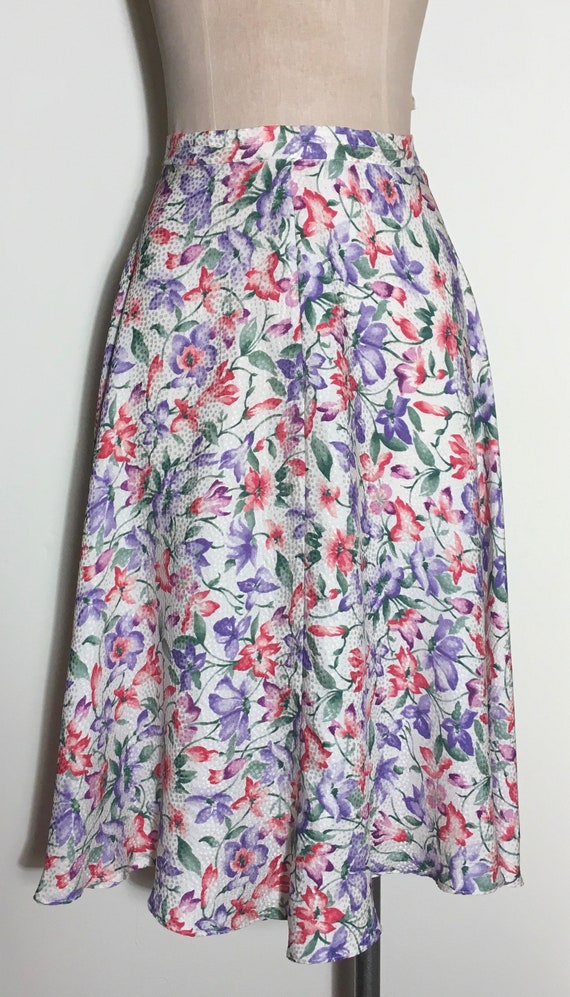 Light & Pretty 1970s Silk Floral A-Line Skirt/Vin… - image 1