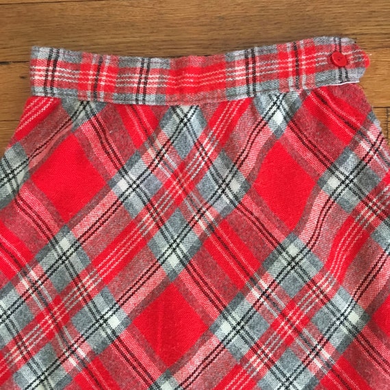 Girls 1970's Red/Grey/Black  Plaid Mini Skirt/A L… - image 2