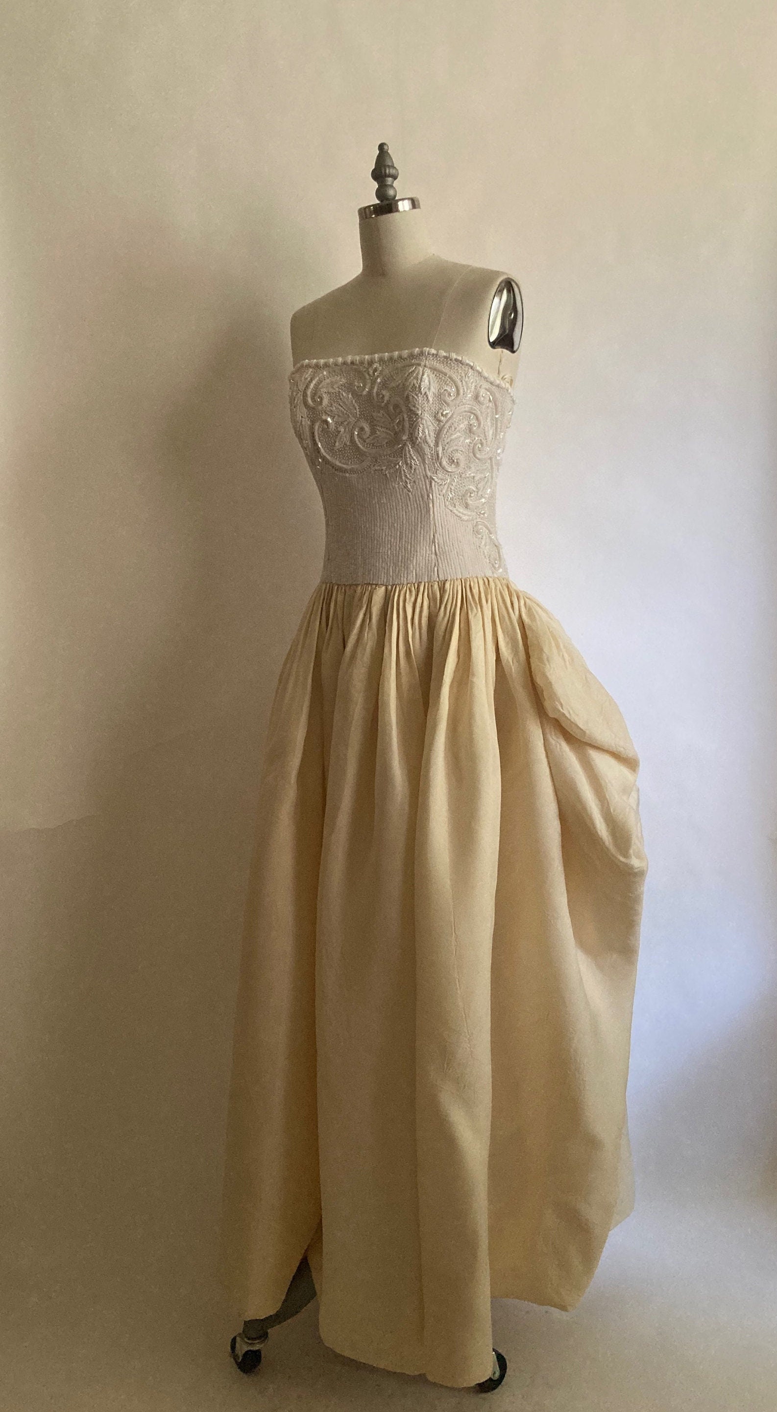 Reserved-1980s Carolina Herrara White Beaded Strapless Formal Gown With  Cream Silk Skirt/vintage Carolina Herrera Dress/strapless Dress - Etsy