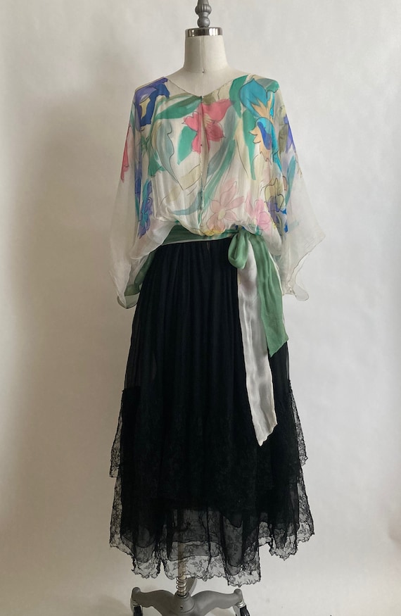 1980s/80s Custom Made Han Painted Floral Silk Chi… - image 1