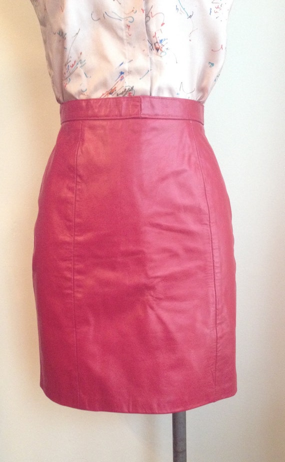 Vintage 80s Red Leather Mini Skirt/Pencil Skirt/8… - image 2