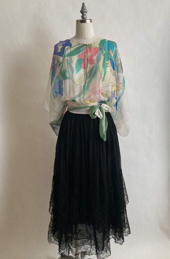 1980s/80s Custom Made Han Painted Floral Silk Chi… - image 2