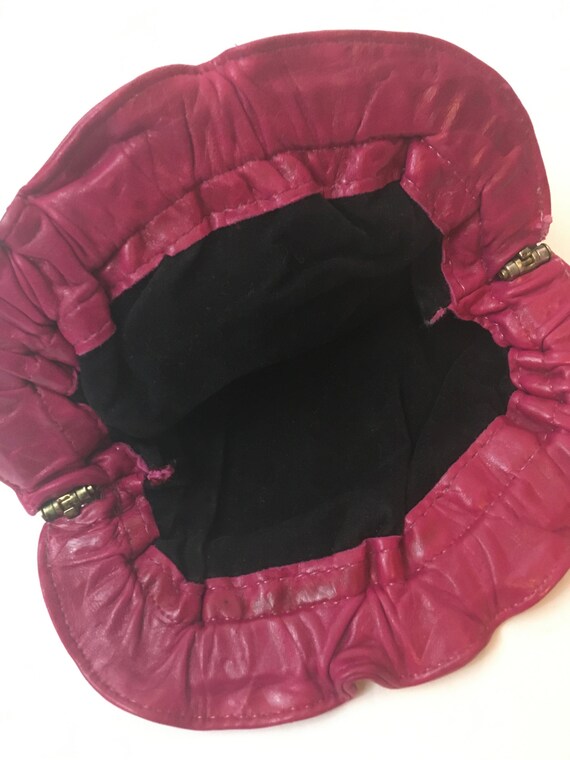 80s Soft Leather Fuschia Slouchy Clamshell Clutch… - image 4