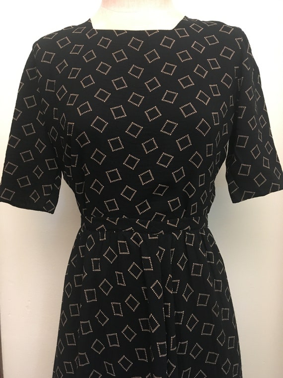 70s (1940's Style) Gold & Black Geometric Print R… - image 4