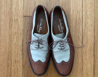 Scarpe Oxford bicolore con punta a farfalla di Salvatore Ferragamo vintage anni '80/Etichettate come taglia 10B (uomo)