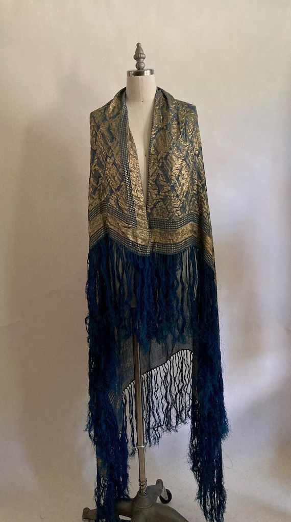 how to tie a cowboy bandana around your neck