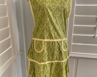 Vintage Style Ruffled Apron