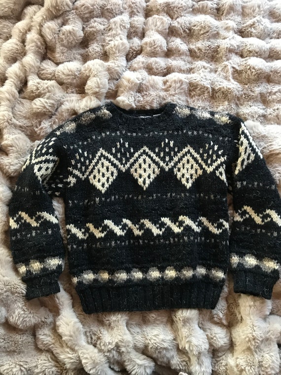 Hand knit sweater 100%wool size M unisex