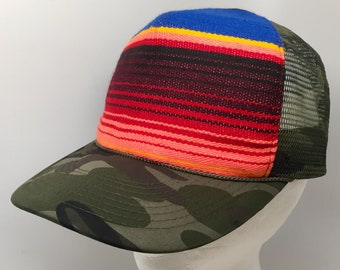 Bogata tkana naszywka na kapeluszu Trucker