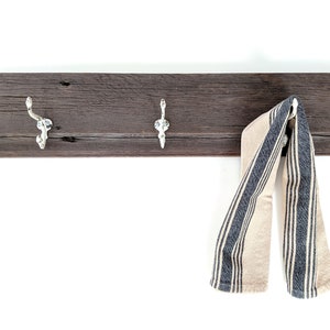 Appendiabiti rustico in legno di fienile: organizer vintage per l&#39;ingresso