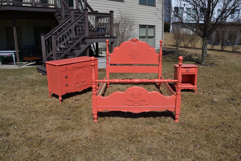 Vintage Bedroom Set 1920 S In Coral Full Bed Dresser And Nightstand