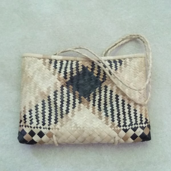 Handwoven Pandanus Purse Tote Natural Shades of Beige, Tan, Brown Pattern - Double Weave - Two Straps - Shoulder Bag - Made Purchased Fiji