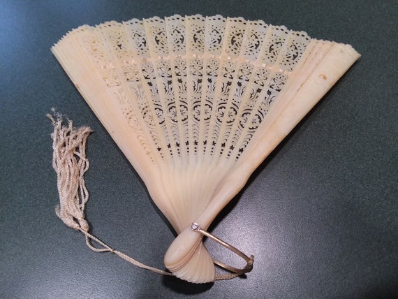 Vintage Celluloid Fancy Folding Hand Fan w/  Intr… - image 3