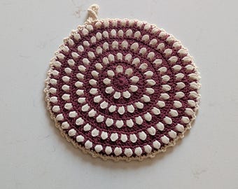 Hand Crochet Unusual Trivet Hot Pad Cotton Thread Crochet Around Zig Zag Trim 6 Inch Wide Reversible