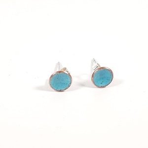Seablue 8mm kleurrijke koperen glazige concave stud