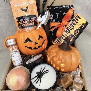 Halloween Gift Box for her with Blanket, Halloween Gift Box for Daughter, Halloween Gift Box with Pumpkin Light, Harvest Gift, Boo Basket