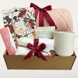 Thinking of you gift box for her, Care Package for Women, Sending Love Gift, Get Well Soon Gift, Self Care Spa Basket, Cozy Gift Box for Mom