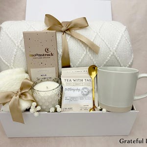 Thank You Gift Box – Cozy Blanket, Vanilla Candle, Gourmet Treats, Appreciation, Relaxation, Curated Present for Women
