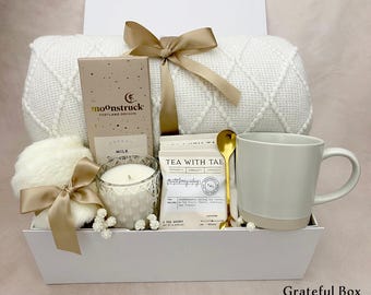 Comfort Gift Box for Women – Cozy Blanket, Candle & Mug