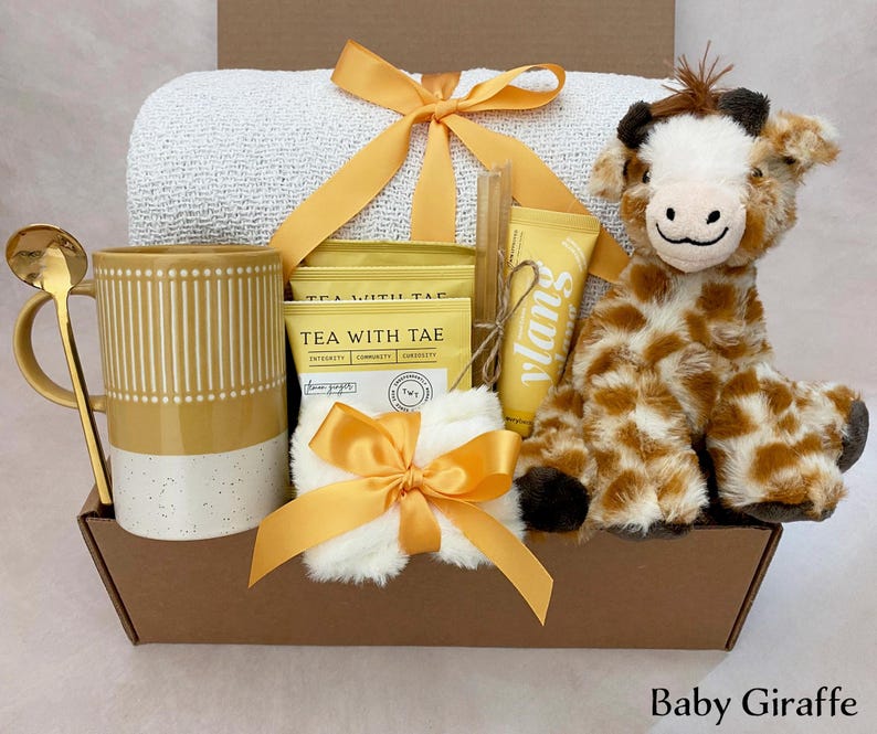 New Mom Gift Box – Postpartum Care Package, Self Care Spa Gift for Mom, Comfort Gift Baby Giraffe