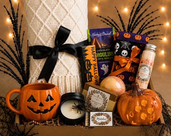 Halloween Gift Box for Women, Cozy Fall Care Package, Pumpkin Season Care Package, Cozy Gift for her, Hostess Gift