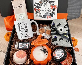 Halloween Gift Box for her, Halloween Gift Box for Daughter, Halloween Gift Box with Pumpkin Candle, Women's Halloween Box, Fall Gift Box
