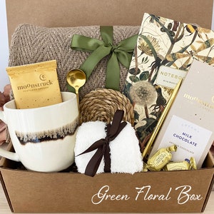 New Mom Spa Gift Box, New Mom Care Package, Self-Care Gift For New Mom, New Baby Gift, Mom Encouragement Gift, New Baby Gift Box, Baby Gift Green Floral Box