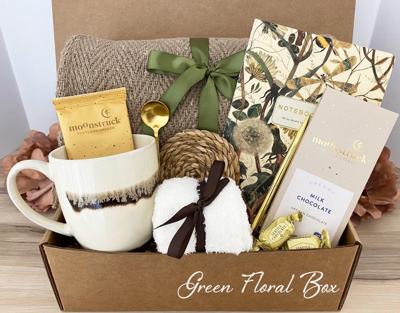 New Mom Spa Gift Box, New Mom Care Package, Self-Care Gift For New Mom, New Baby Gift, Mom Encouragement Gift, New Baby Gift Box, Baby Gift Green Floral Box