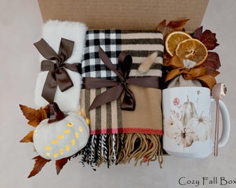Cozy Fall Gift Box – Pumpkin Candle, Spa Set & Blanket