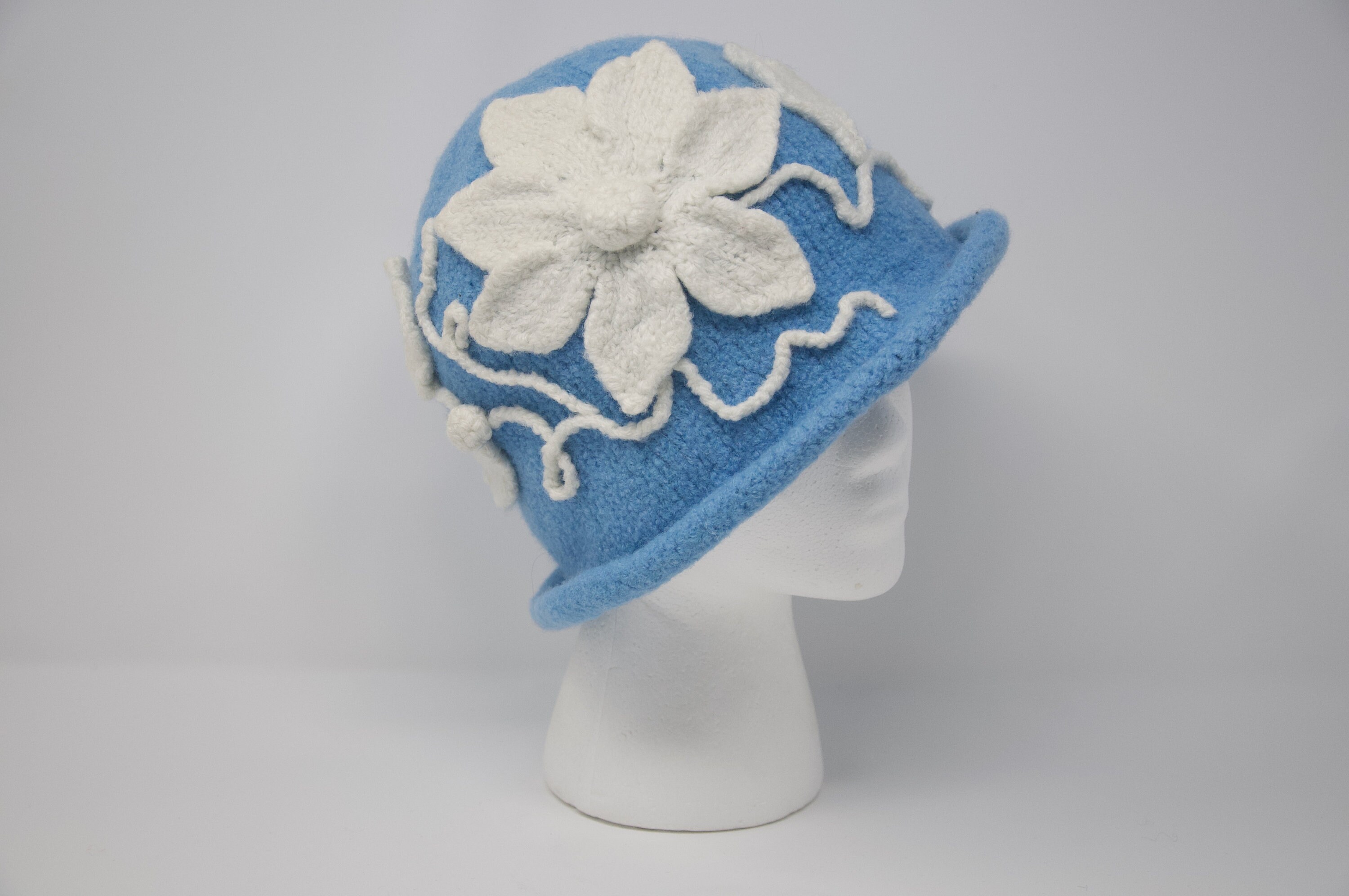 Blue felt hat, lightweight, original and cozy warm — % fiber & textile  artiste /Paris