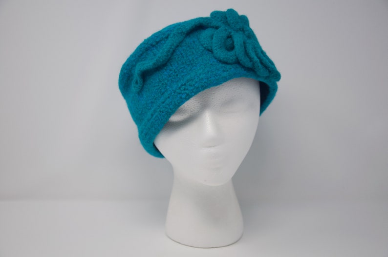 Felted Women's Wool Knit Pill Box Hat Teal Green Distinctive Stem of