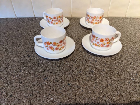 Set of 4 Pyrex Cups and Saucers ditsy floral pattern White