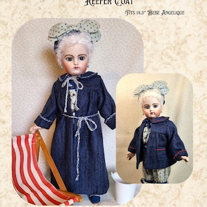 Puede incluir: Una muñeca vestida con un traje de baño y abrigo marinero azul marino con ribetes blancos, un lazo a juego y zapatos azules. La muñeca sostiene una silla de playa en miniatura a rayas rojas y blancas. El texto dice "SEASIDE BATHING GOWN & REEFER COAT" y "FITS 14.5" BEBE ANGELIQUE."
