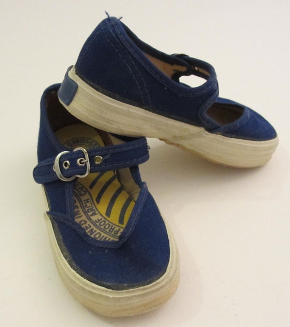navy blue girls tennis shoes
