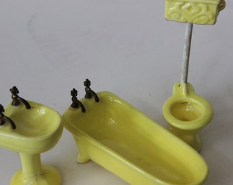 Vintage Bathroom Dollhouse Furniture Miniature Bathtub Toilet Yellow Porcelain Clawfoot Tub Pedestal Sink Faucets Mid Century Modern MCM