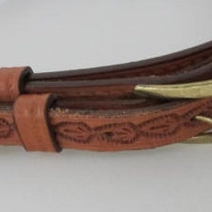 vintage tooled leather western Ceintures leather belt. Size 24 image 1